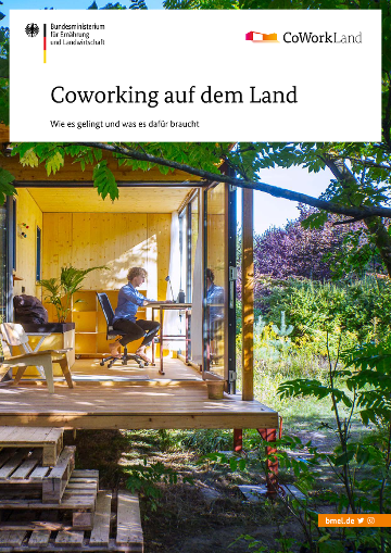 Das Titelbild der Broschüre zeigt einen Coworking-Arbeitsplatz im Grünen.