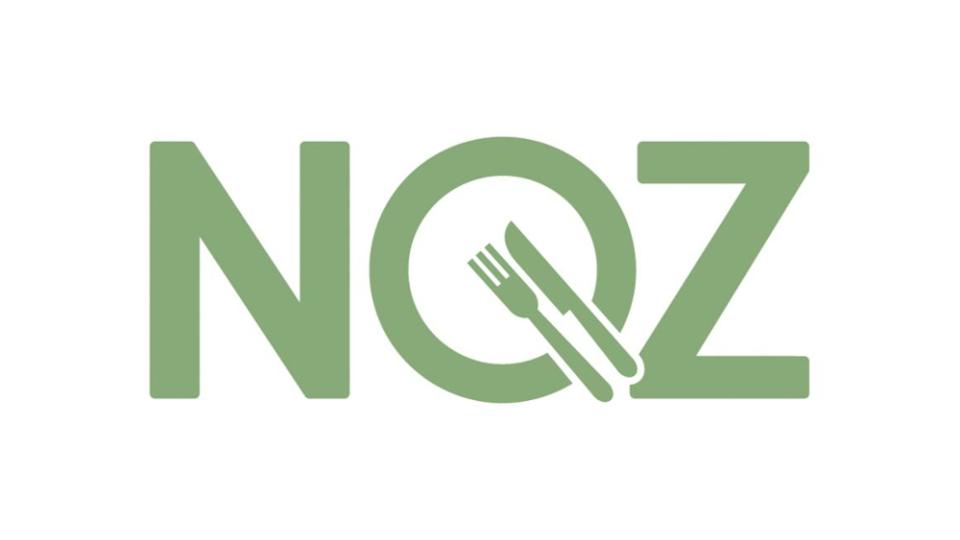 Grün-weißes Logo mit den Buchstaben NQZ